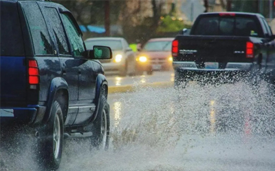 兰州大宇翔汽车玻璃有限责任公司提醒司机雨天安全驾驶